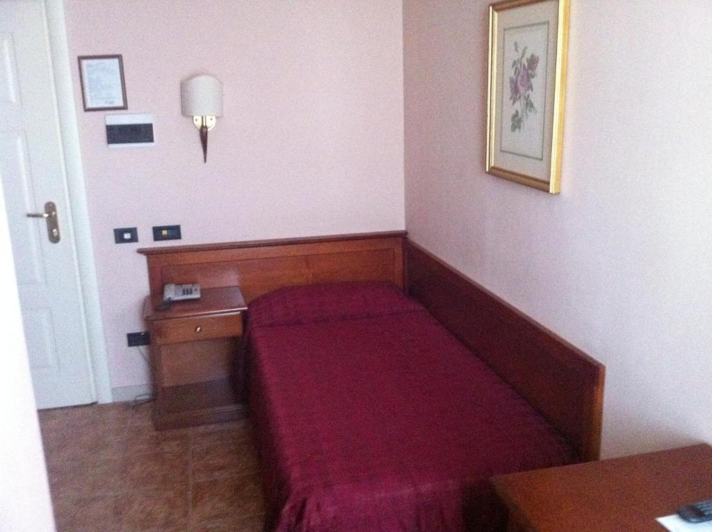 Hotel Impero Brescia Zimmer foto