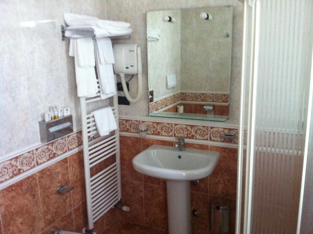 Hotel Impero Brescia Zimmer foto